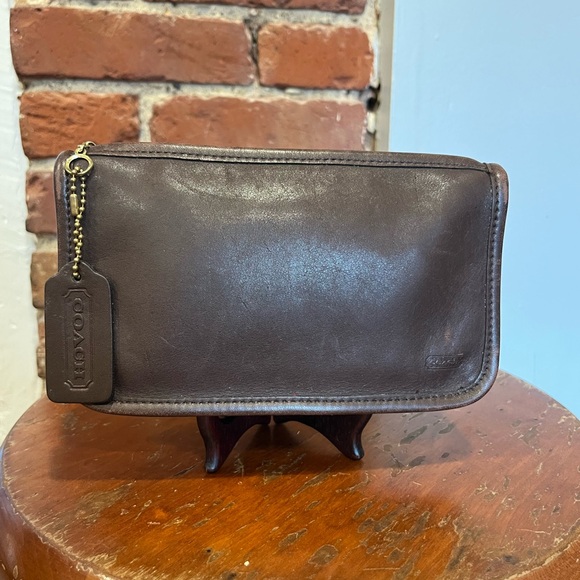 Coach Handbags - Vintage Coach Chunky Pouch Case Cosmetic Bag Brown Zip USA W/tag & Creed
